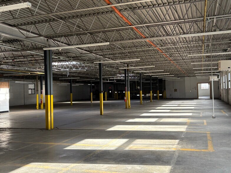More Photos Of 946-950 Manifold Rd, Washington Industrial For Lease