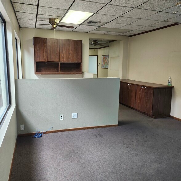 More Photos Of 30 Acoma Blvd S, Lake Havasu City Office For Lease