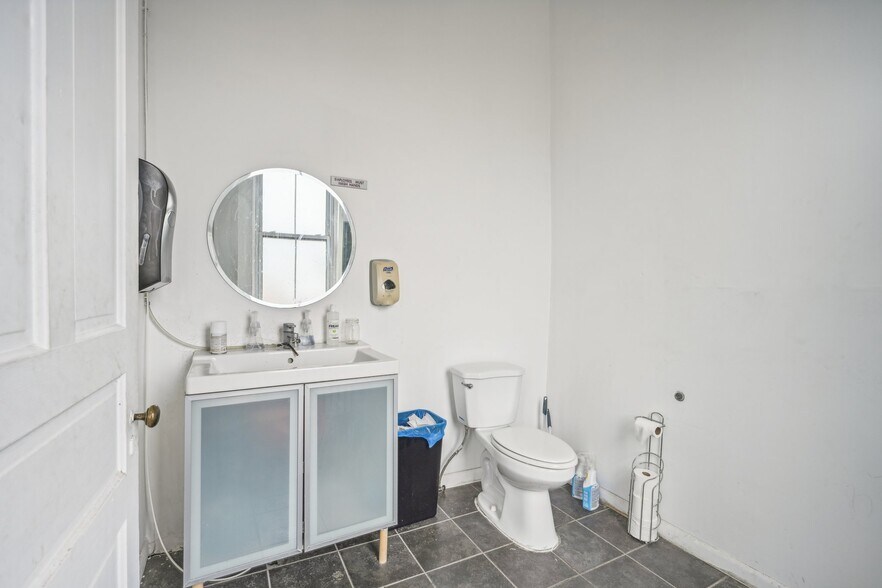 More Photos Of 1027 S Clinton Ave, Trenton Office For Sale