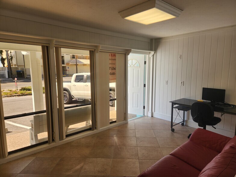 More Photos Of 2501 Gulf Dr N, Bradenton Beach, Bradenton Beach Storefront Retail Residential For Sale