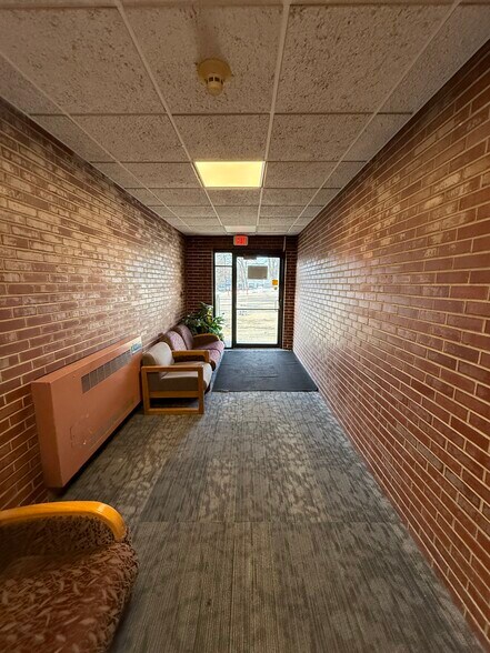 More Photos Of 76 Summer St, Fitchburg Office For Sale