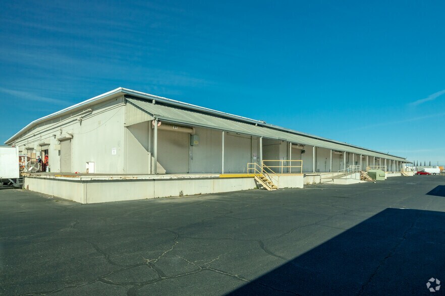 More Photos Of 4601 Lang Ave, Mcclellan Manufacturing For Lease