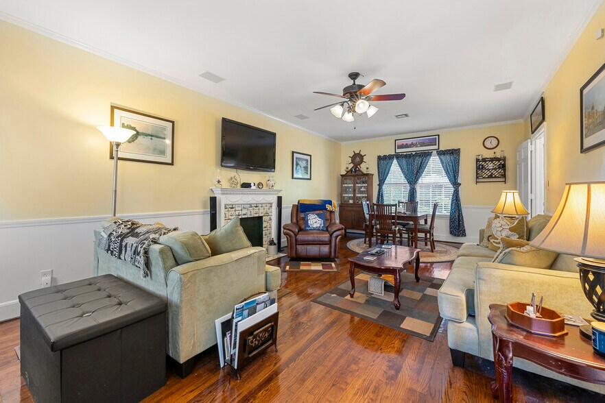 More Photos Of 132 E College St, Griffin Hospitality For Sale