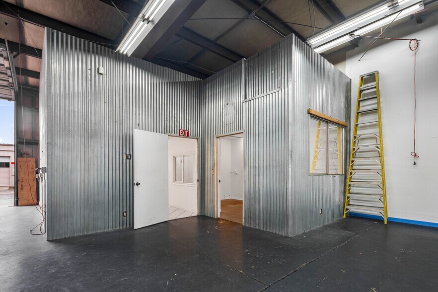 More Photos Of 1033 Avenue D, Snohomish Storefront For Lease