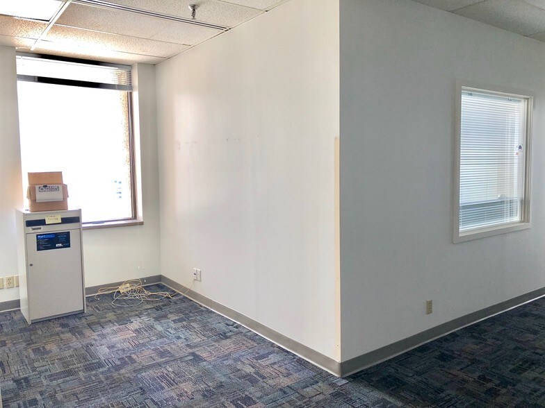 More Photos Of 1777 Main St, Sarasota Office For Sale