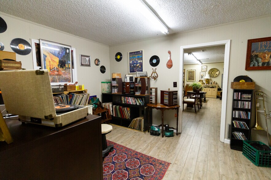 More Photos Of 512 Tift Ave S, Tifton Freestanding For Sale