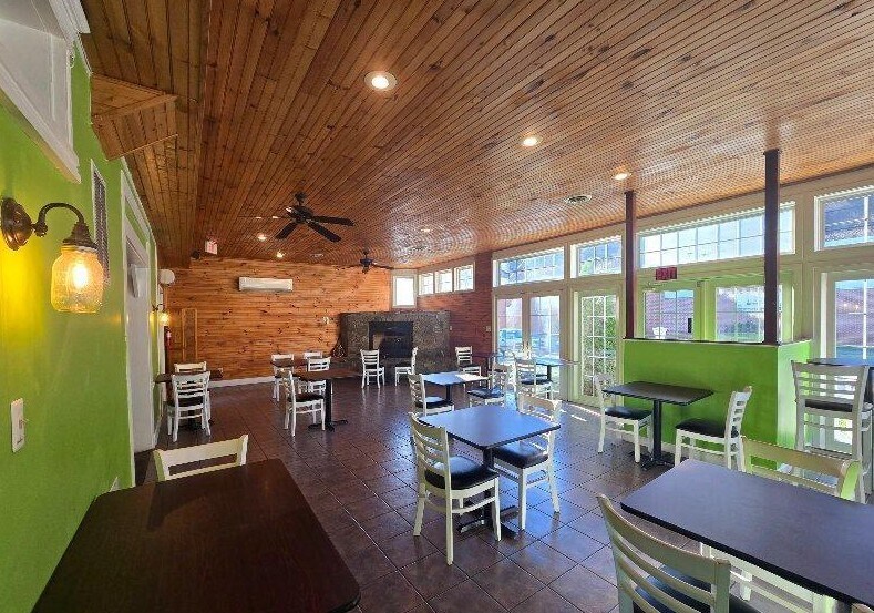 More Photos Of 174 N Washington St, Berkeley Springs Restaurant For Sale