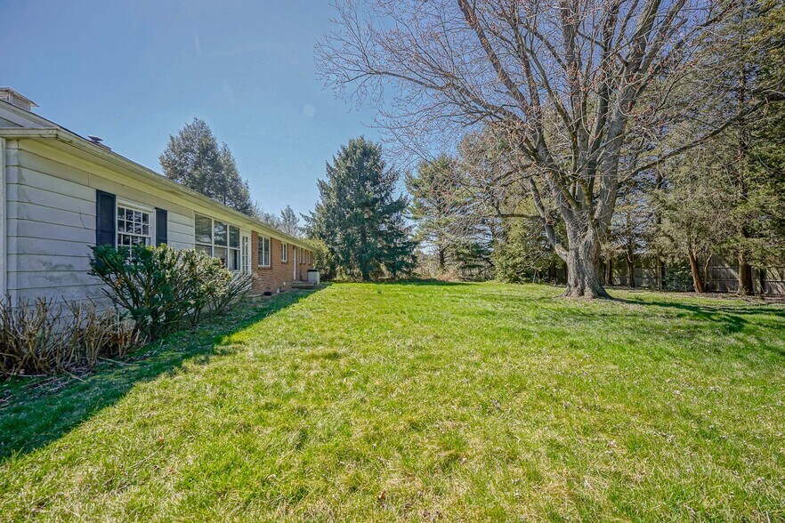 More Photos Of 73 Berlin Cross Keys Rd, Williamstown Specialty For Sale