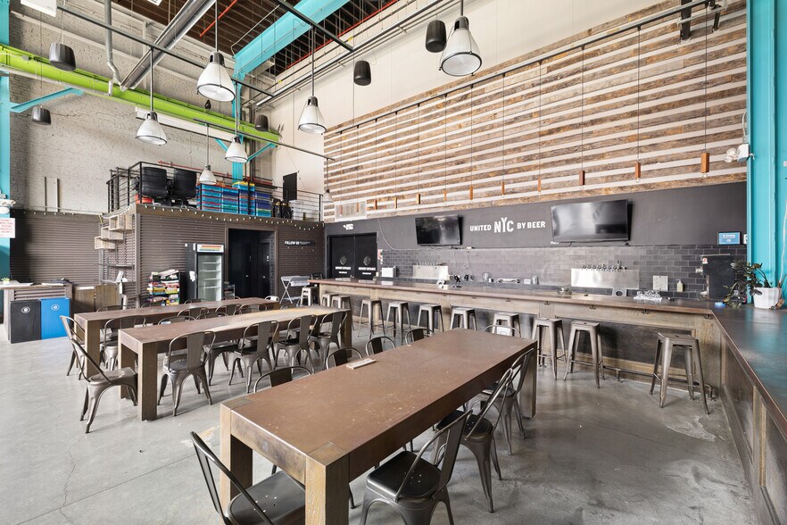 More Photos Of 215 47th St, Brooklyn Warehouse For Lease