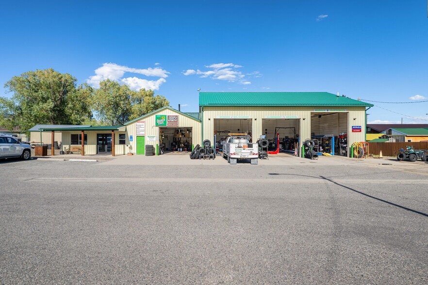 More Photos Of 402 N Pyfer St, Whitehall Office For Sale