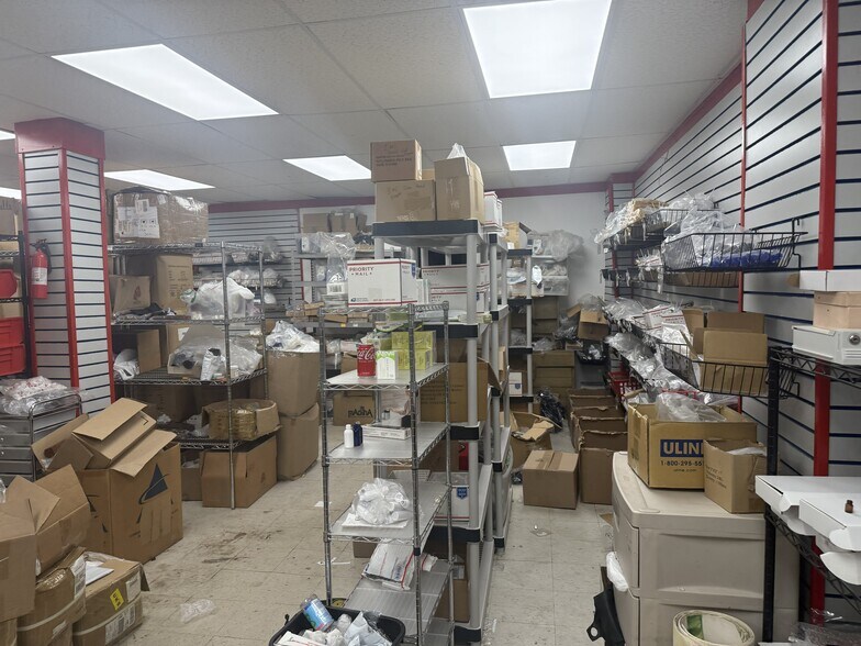 More Photos Of 1155-1157 Hempstead Tpke, Franklin Square General Retail For Lease