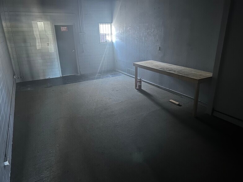 More Photos Of 3462 Blue Bonnet Cir, Fort Worth Storefront For Lease