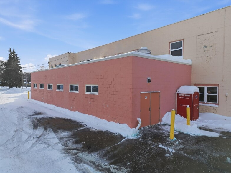 More Photos Of 5640 Williams Lake Rd, Waterford Township Light Manufacturing For Sale