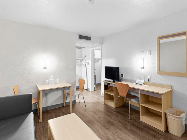 More Photos Of 1150 Wilkins Cir, Casper Hotel For Sale