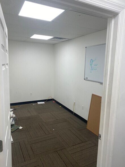 More Photos Of 1275 Bloomfield Ave, Fairfield Warehouse For Lease