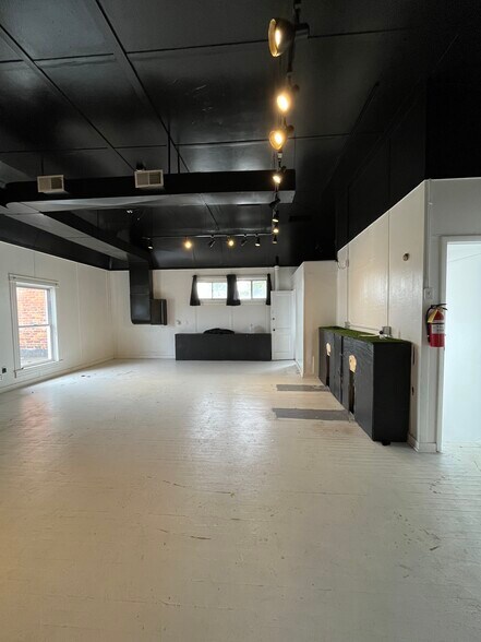 More Photos Of 29023-29029 Euclid Ave, Wickliffe Loft Creative Space For Lease