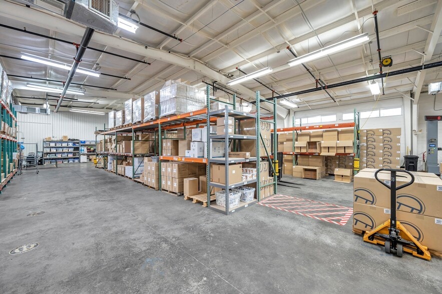 More Photos Of 2090 Sunnydale Blvd, Clearwater Manufacturing For Sale