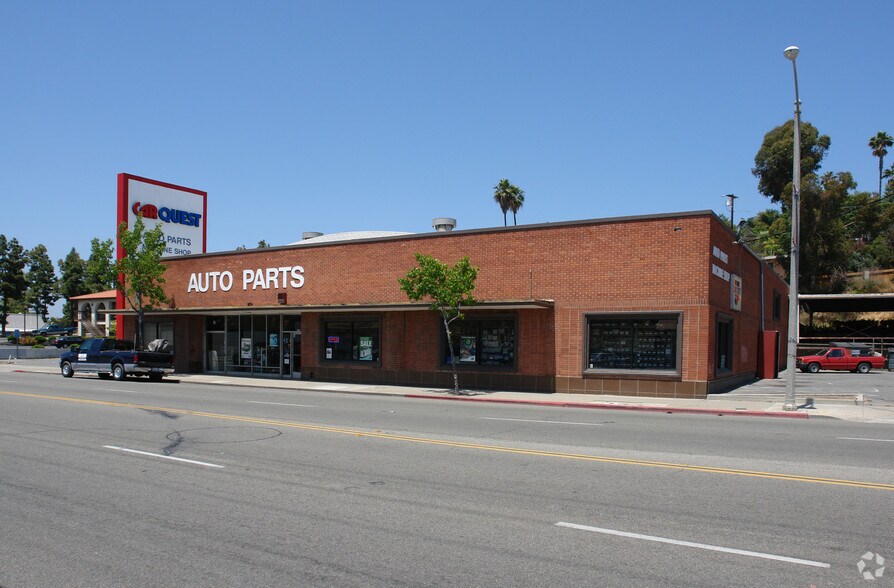 More Photos Of 420 S Santa Fe Ave, Vista Freestanding For Lease