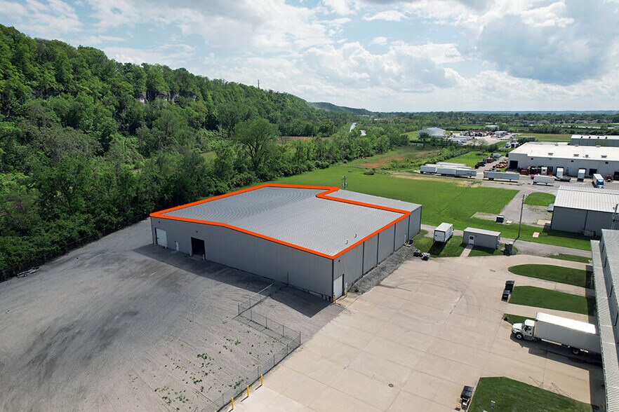 More Photos Of 729 Prairie Dupont Dr, Dupo Warehouse For Lease
