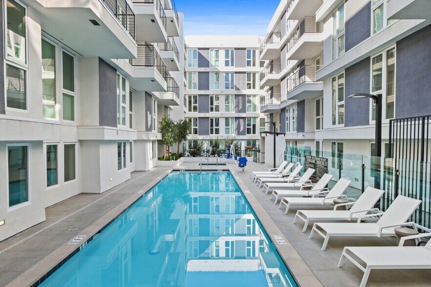 More Photos Of 200 N Vermont Ave, Los Angeles Apartments For Lease