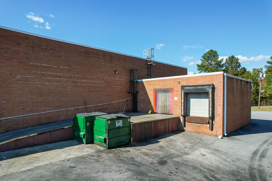 More Photos Of 4795 Commercial Plaza St, Winston-Salem Manufacturing For Sale