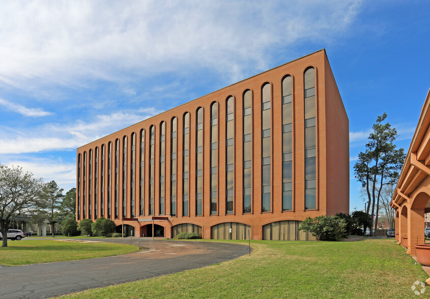 Primary Photo Of 100 North Fwy, Conroe Office For Lease