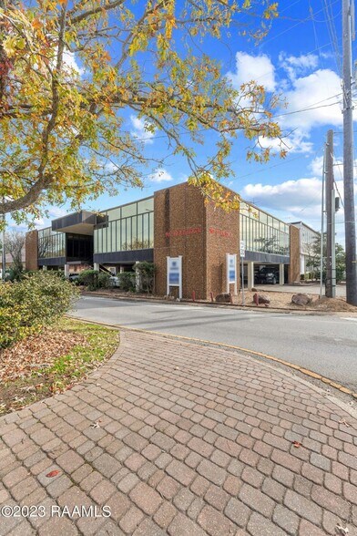 More Photos Of 969 Coolidge St, Lafayette Office For Lease