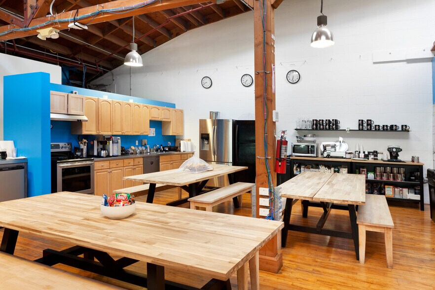 More Photos Of 363 Clementina St, San Francisco Showroom For Sale