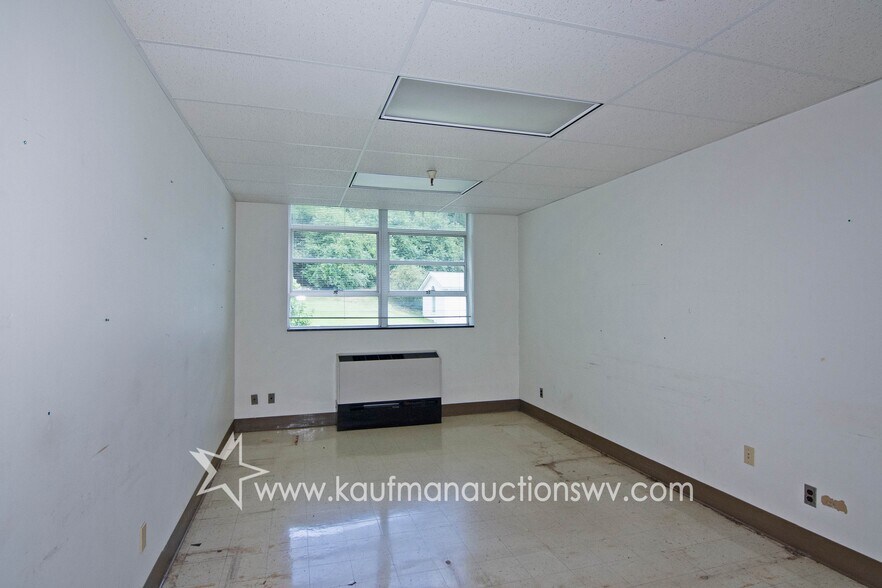 More Photos Of 100 Bluestone Rd, Mount Hope Research And Development For Sale