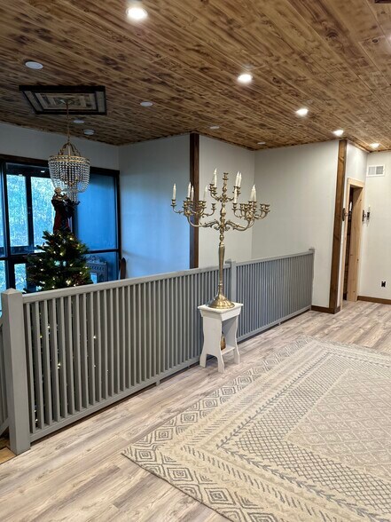 More Photos Of 22 Interstate Dr, Somersworth Office For Lease