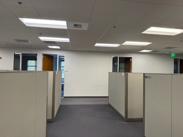 More Photos Of 11117 River Run Blvd, Bakersfield Office For Lease