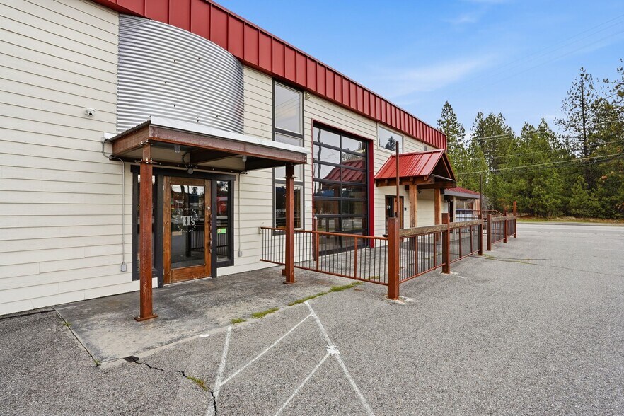 More Photos Of 4110 S Bowdish Rd, Spokane Light Distribution For Sale