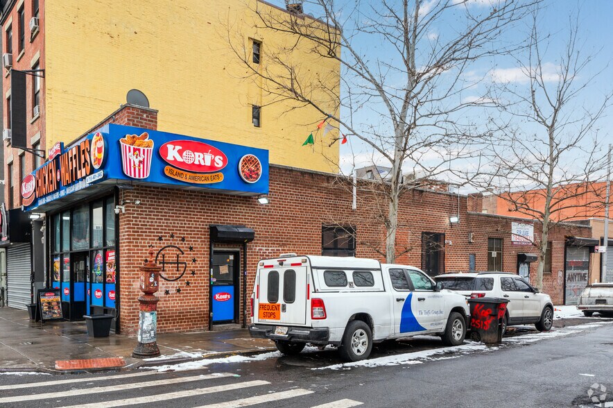 Primary Photo Of 256 E 137th St, Bronx Storefront Retail Office For Lease