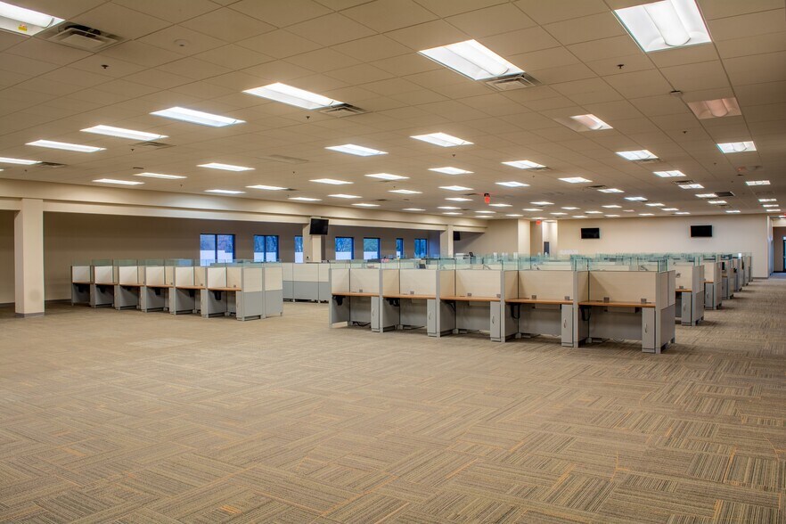 More Photos Of 1444 W Auto Dr, Tempe Office For Lease