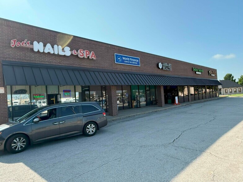 More Photos Of 2203-2205 W Main St, Norman Unknown For Lease