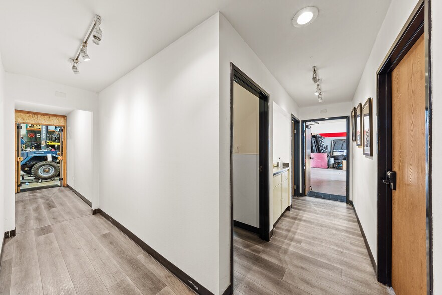 More Photos Of 23282 Peralta Dr, Laguna Hills Warehouse For Sale