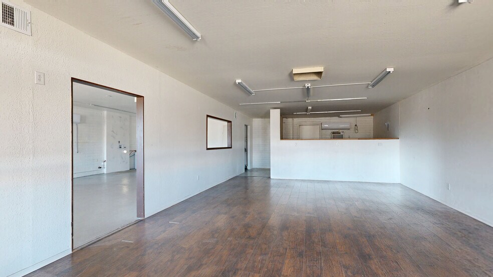 More Photos Of 300-350 W Apache Trl, Apache Junction Unknown For Lease