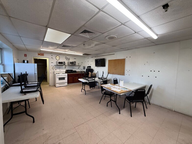 More Photos Of 960 Creek Rd, Bellmawr Food Processing For Lease