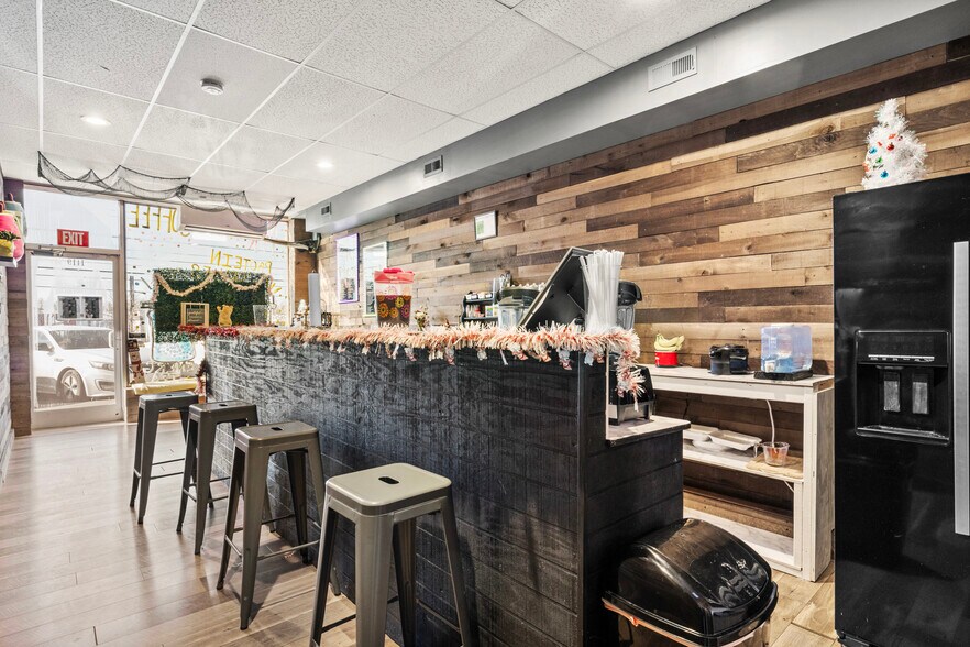 More Photos Of 1415-1419 Leestown Rd, Lexington General Retail For Sale