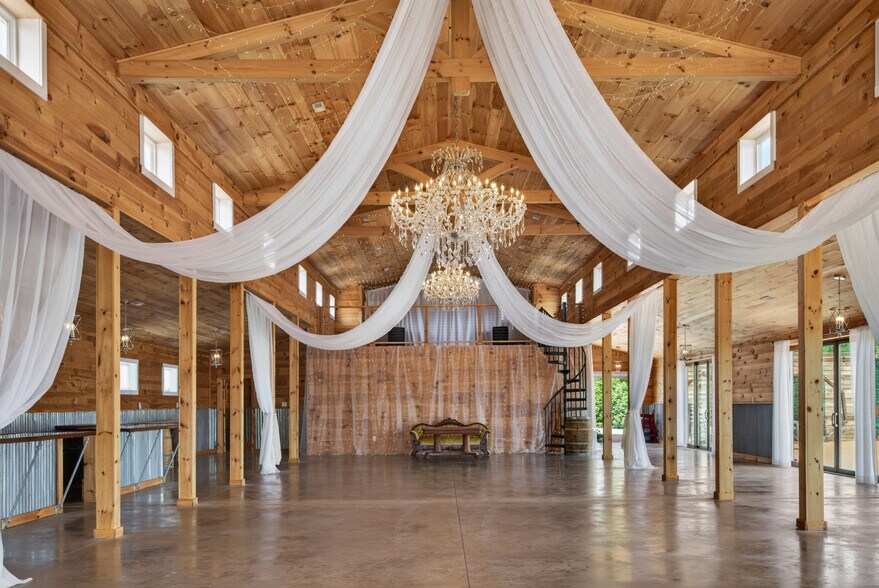 More Photos Of 639 Wagon Wheel Rd, Elk Creek Lodge Meeting Hall For Sale