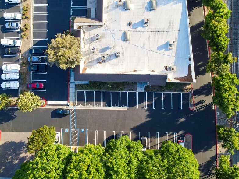 More Photos Of 1900 E Warner Ave, Santa Ana Light Manufacturing For Lease