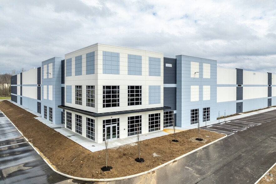 Primary Photo Of 1800 Deffenbaugh Ct, Columbus Distribution For Lease