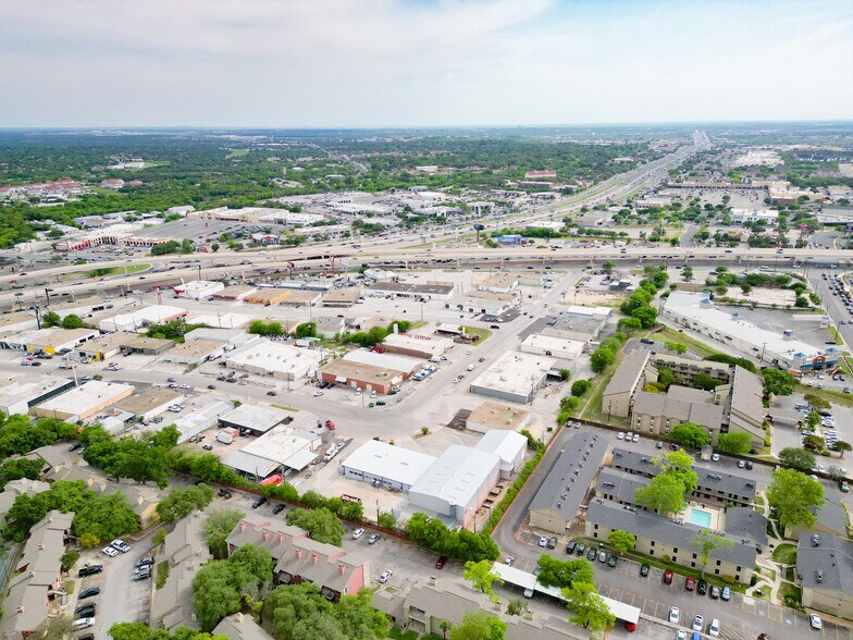 More Photos Of 5423 Jackwood Dr, San Antonio Warehouse For Lease