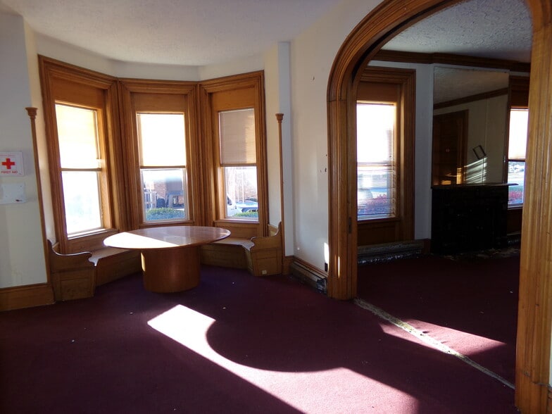 More Photos Of 721 Lincoln Way E, Massillon Office Residential For Sale