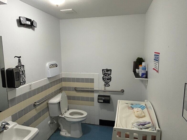 More Photos Of 1306 E Calvada Blvd, Pahrump Office Residential For Sale