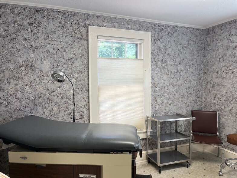 More Photos Of 202 Memorial Dr, Greer Medical For Sale