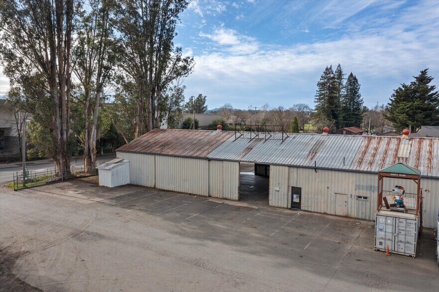 More Photos Of 141 Helman Ln, Cotati Warehouse For Lease