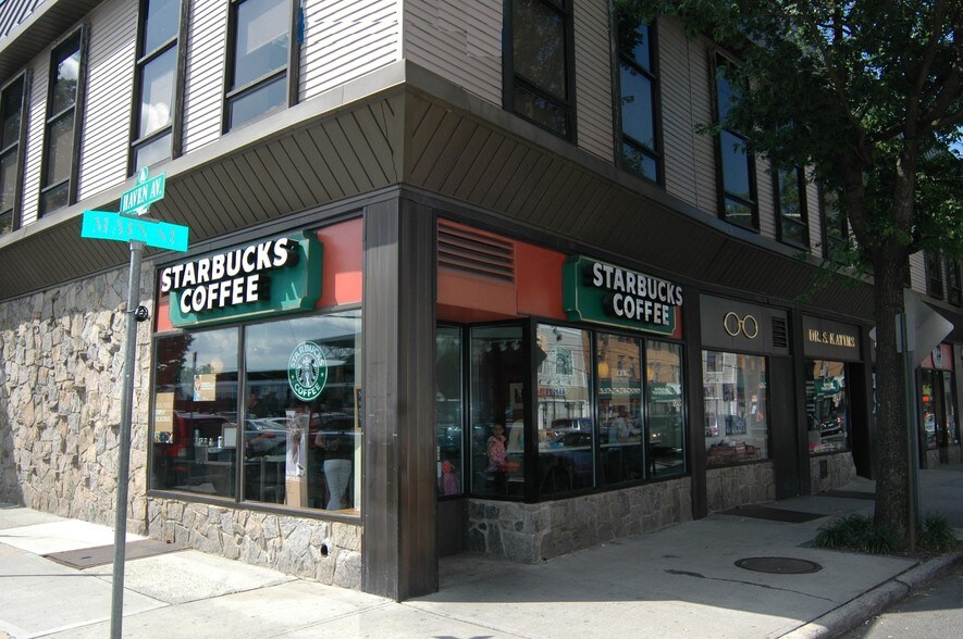 More Photos Of 4 Haven Ave, Port Washington Storefront Retail Office For Lease