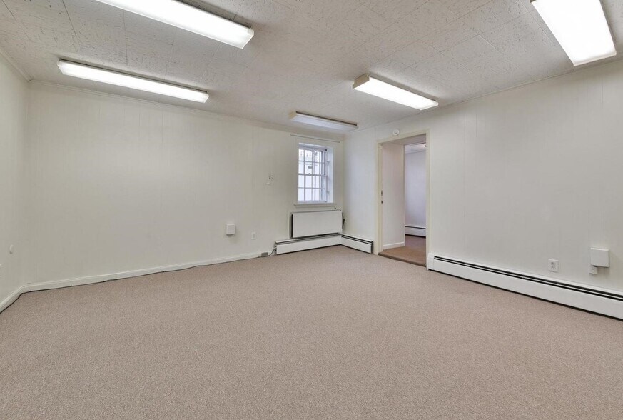 More Photos Of 808 Bethlehem Pike, Glenside Office For Sale