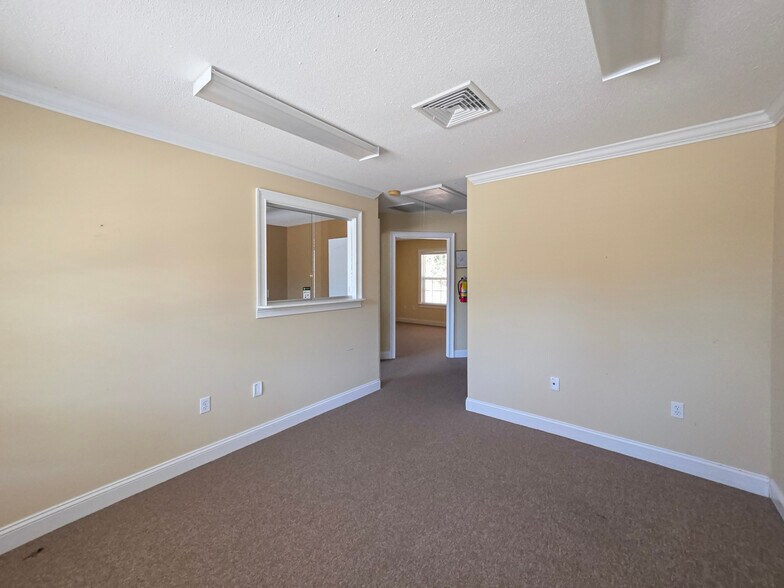 More Photos Of 415 Cowart Ave, Valdosta Office For Sale